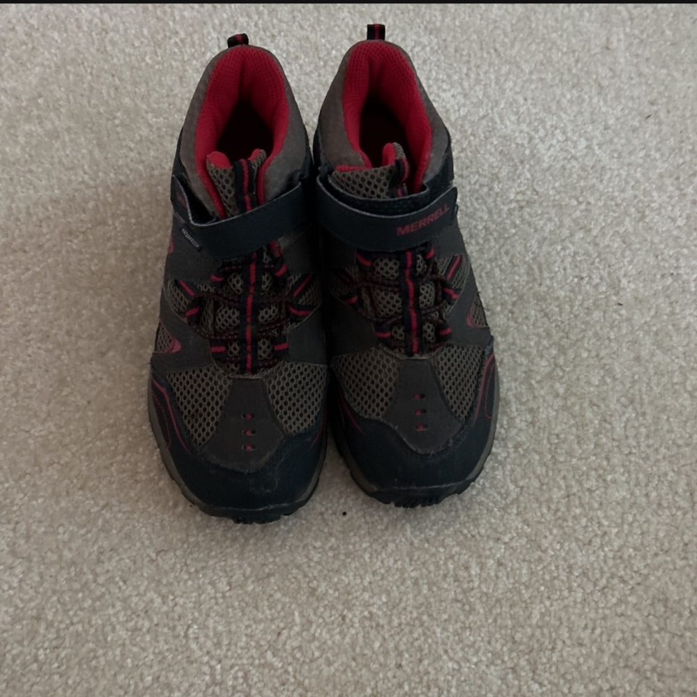 Boys Merrell hiking boots size 2M